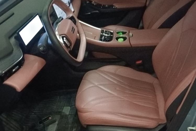 Used  L6 2025 EM-i 140km Starship Edition
