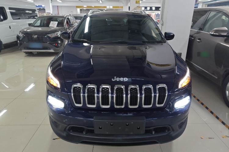 Used  Cherokee 2016 2.4L Leading Smart Version