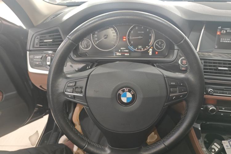 Used BMW 5 Series 2014 520Li Elegant Model
