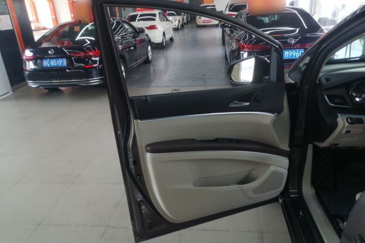 Used Buick GL8 2022 Land Cruiser Executive Class 652T Comfort Model
