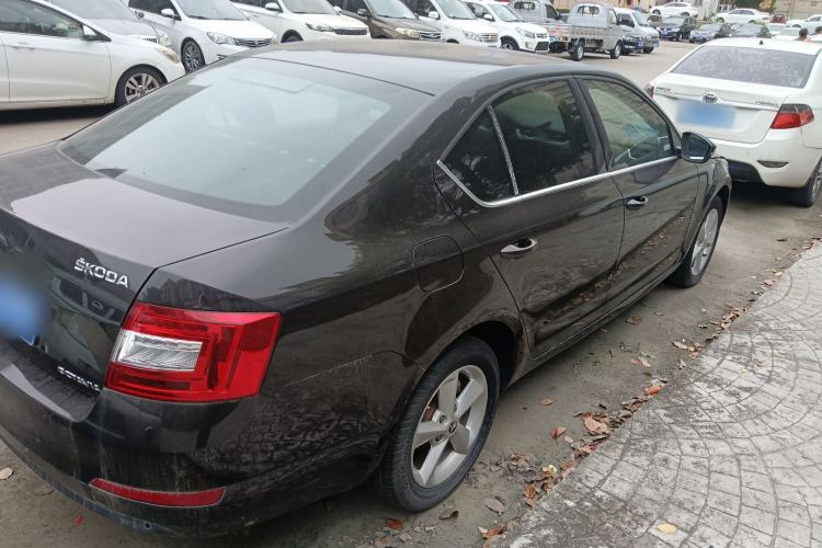 Used Skoda Octavia 2015 1.6L Manual Yijie Edition