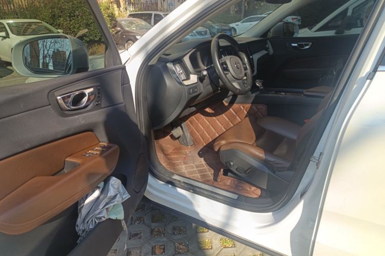 Used Volvo XC60 2020 T5 4x4 Smart Luxury Edition
