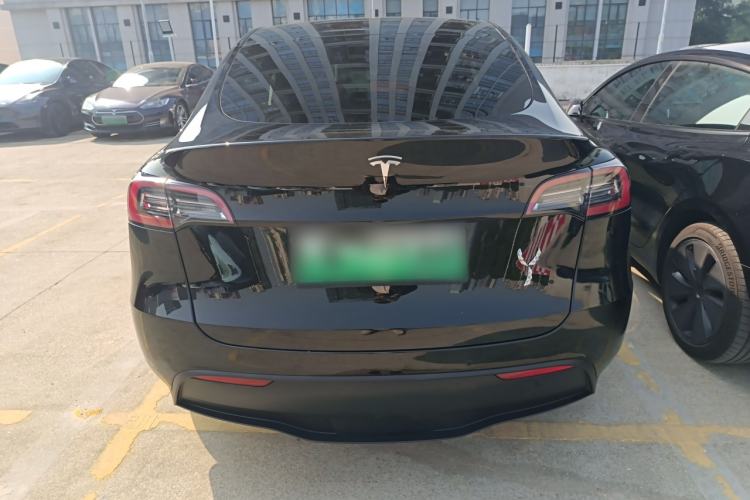 Used Tesla Model Y 2022 Long-Range All-Wheel-Drive Version
