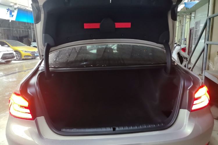 Used BMW 5 Series 2018 528Li Launch Special Edition
