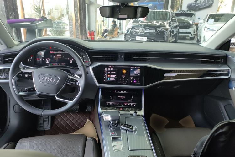 Used Audi A7L 2024 45TFSI quattro S-line Visionary Edition Flow Crystal Package
