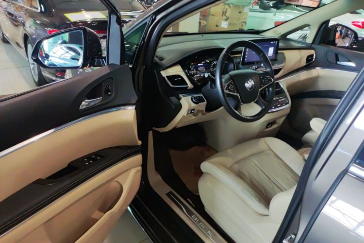 Used Buick GL8 2023 Land Business Class Smart Deluxe Model
