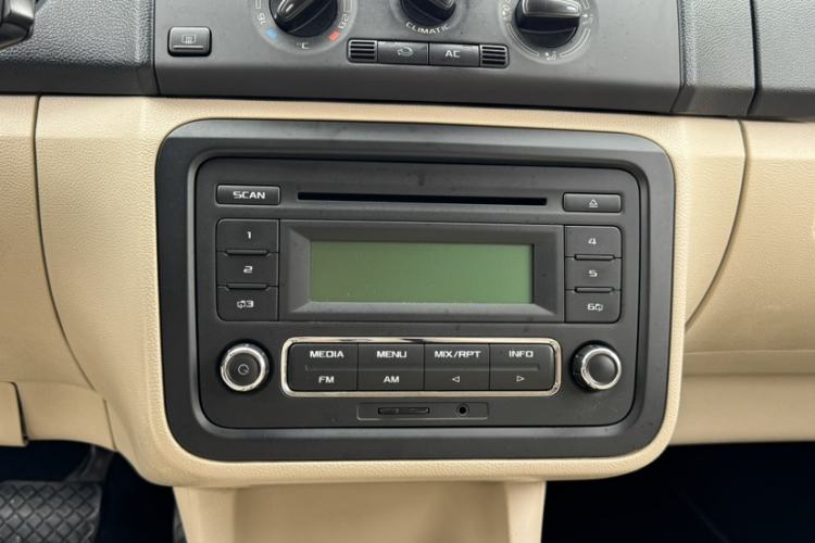 Used Skoda Fabia 2014 1.4L Automatic Crystal Edition
