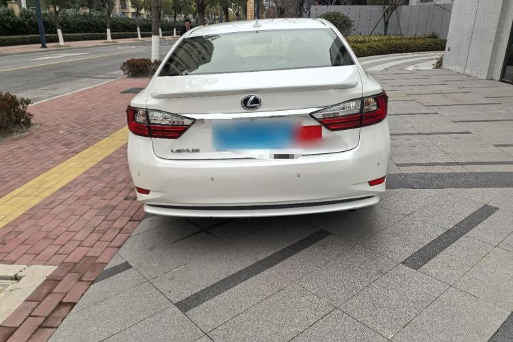 Used Lexus ES 2015 300h Comfort Edition
