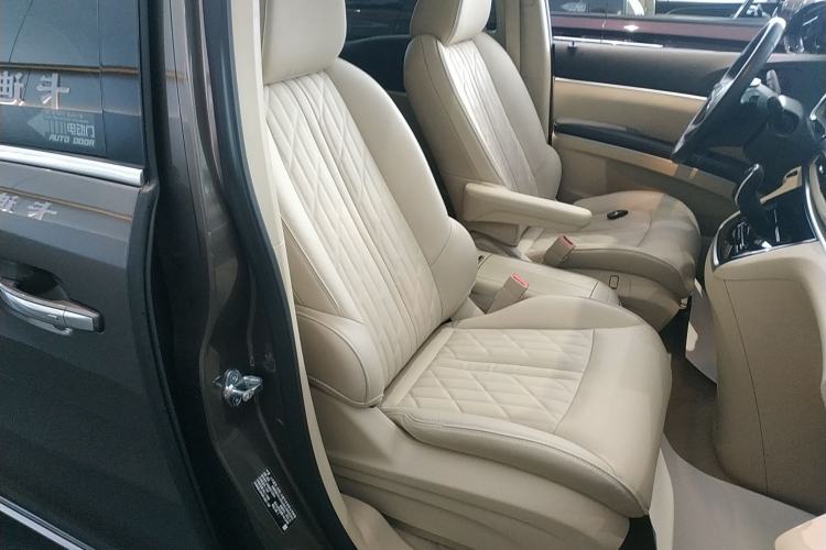 Used Buick GL8 2023 Land Executive Class 652T Luxury Model
