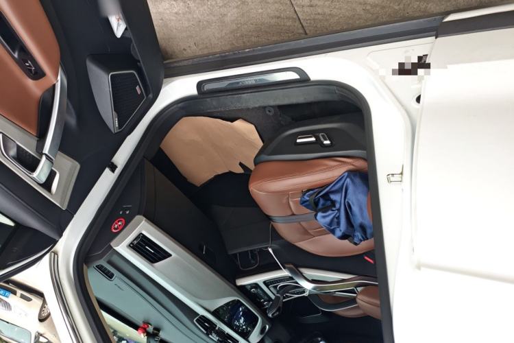 Used Geely Auto Emgrand X7 Sport 2018 1.8TD Automatic Two-Wheel Drive ZhiZun Model with 4G Connectivity
