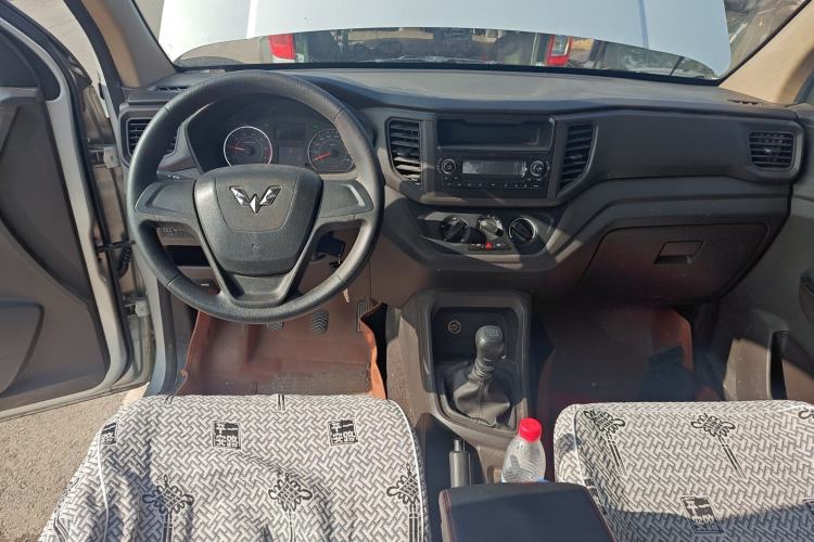 Used Wuling Hongguang V 2019 1.5L Jingqu Version China VI LAR