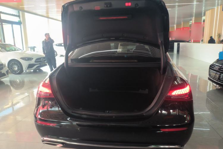 Used Mercedes-Benz E-Class 2023 Updated E 300 L Fashion Edition
