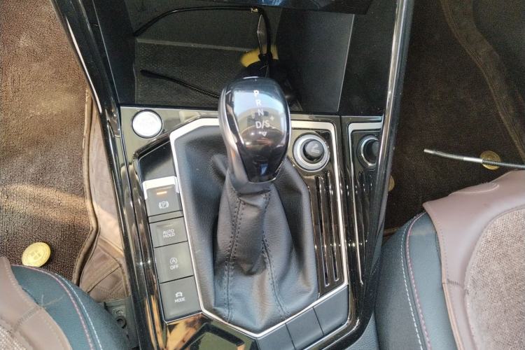 Used Volkswagen Tayron 2019 330TSI Two-Wheel Drive Luxury Model China VI Standard
