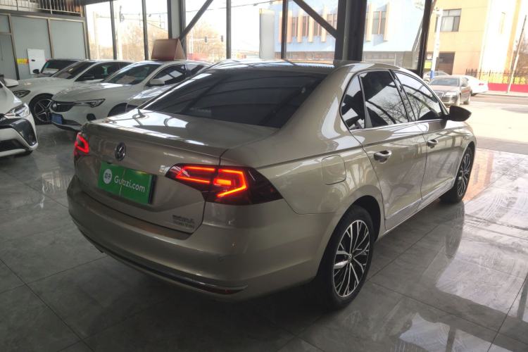 Used Volkswagen Bora 2016 230TSI DSG Luxury Version
