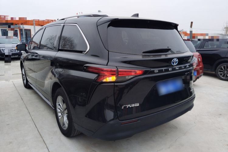 Used Toyota Sienna 2023 2.5L Hybrid Comfort Edition
