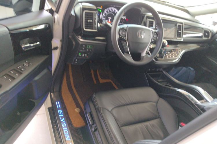 Used Honda Elysion 2019 2.0L Hybrid Luxury Edition
