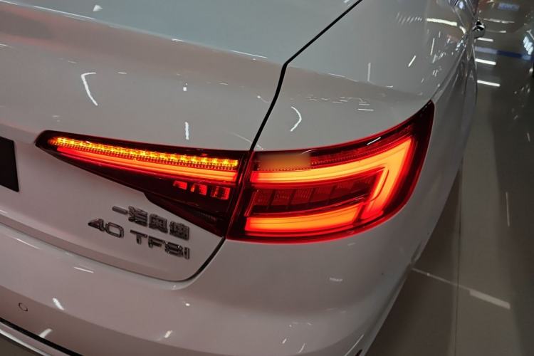 Used Audi A4L 2019 40 TFSI Fashion Edition China VI Emission Standard
