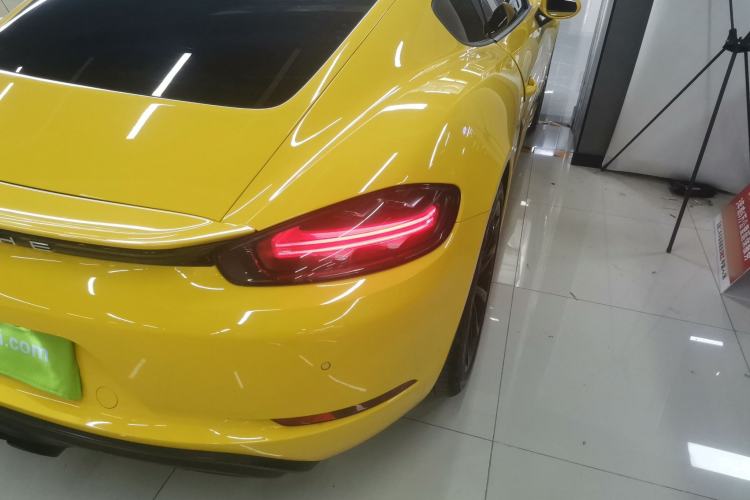 Used Porsche 718 2018 Cayman 2.0T
