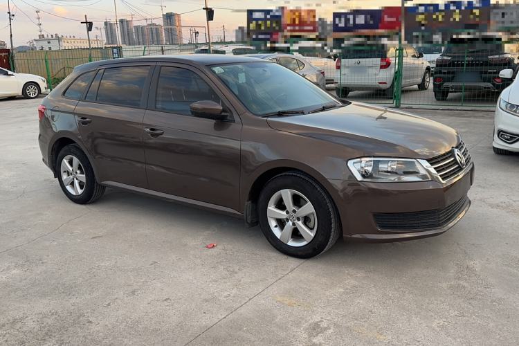 Used Volkswagen Gran Lavida 2013 1.6L Automatic Fashion Model