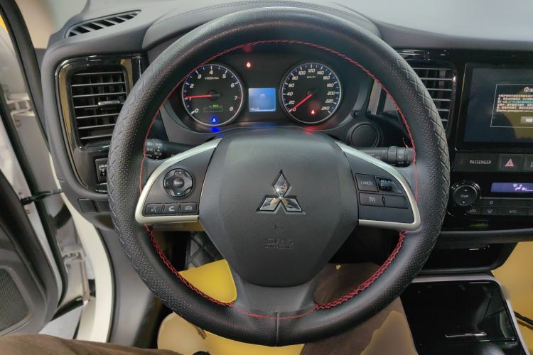 Used Mitsubishi Outlander 2021 Revised Version 2.0L Two-Wheel Drive Comfort Edition 5 Seats
