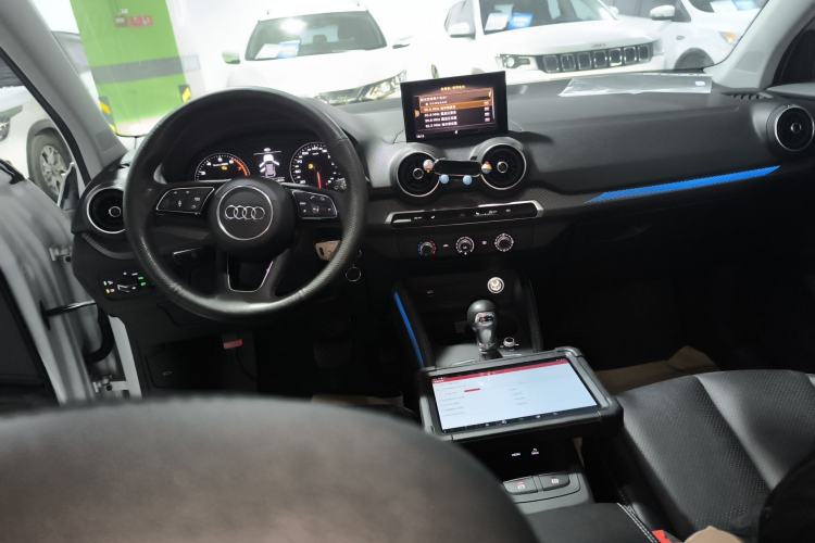 Used Audi Q2L 2018 35 TFSI Launch Exclusive Edition China VI
