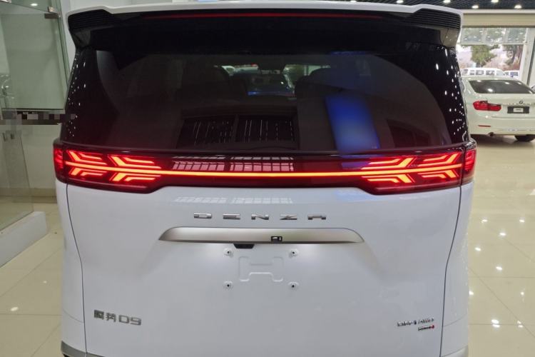 Used Denza D9 2024 DM-i 980 Four-Wheel Drive Prestige Model