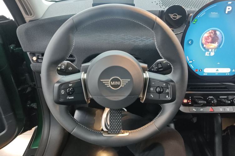 Used  Electric MINI COOPER 2024 452km COOPER SE Artist
