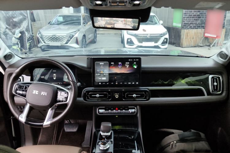 Used  BJ60 2022 2.0T Version 11 Seven Seats
