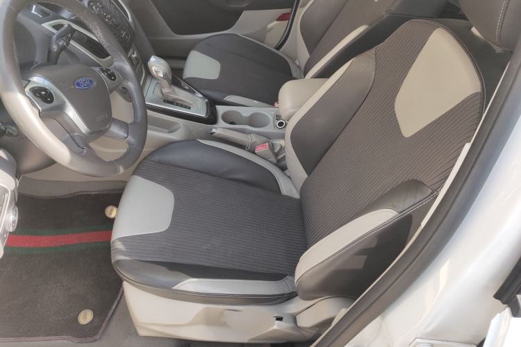 Used Ford Focus 2012 Sedan 1.6L Automatic Fashion Edition
