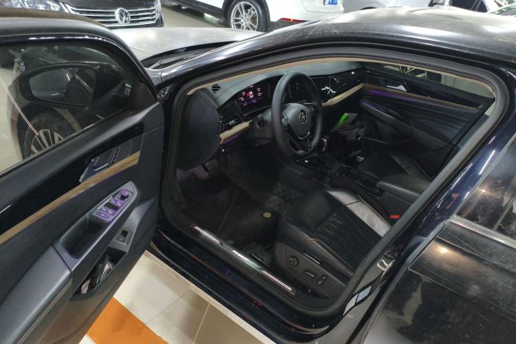 Used Volkswagen Passat 2019 330TSI Luxury Edition China VI Standard
