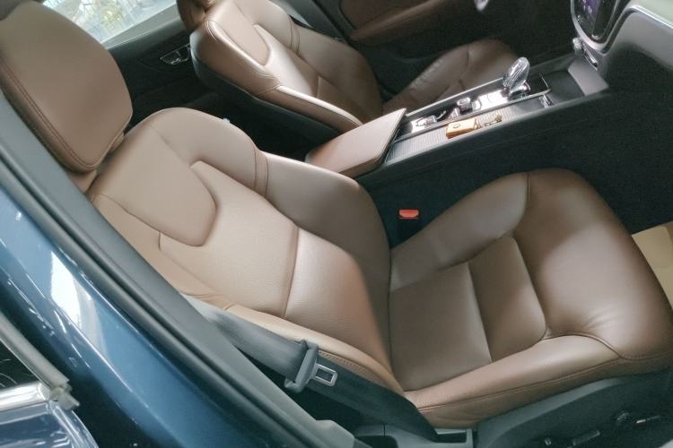 Used Volvo S60 2023 B4 Zhiyi Luxury Edition
