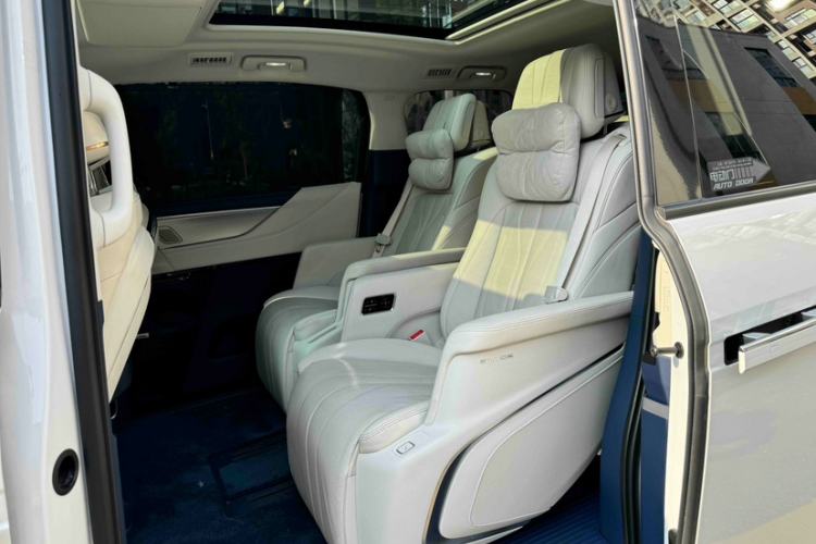 Used Buick GL8 New Energy 2024 Lu Zun Luxury Edition 7-Seater
