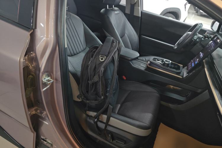 Used Toyota bZ3 2023 616 km Long-Range Premium
