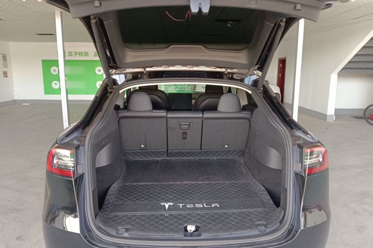 Used Tesla Model Y 2023 Rear-Wheel-Drive Version
