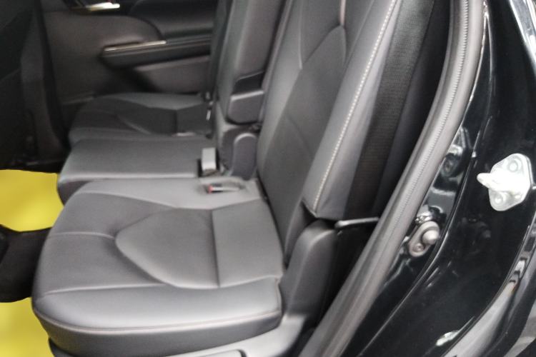 Used Toyota Highlander 2023 2.5L Smart Electric Hybrid Dual-Engine 4x4 Knight Edition 7 Seats
