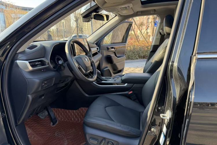 Used Toyota Highlander 2022 Dual-Engine 2.5L Four-Wheel Drive Prestige Version 7 Seats
