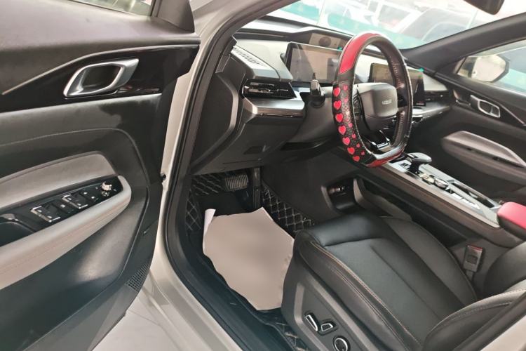 Used Oshan Z6 New Energy 2023 ZhiDian iDD 150KM Flagship PLUS Smart Parking Edition