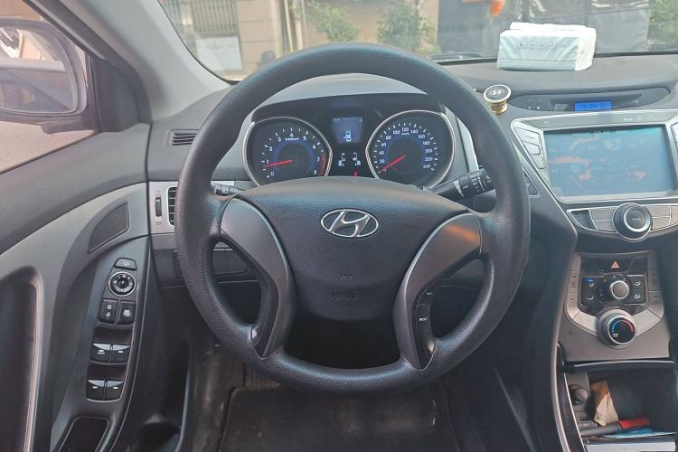 Used Hyundai Elantra 2015 1.6L Manual Leading Model