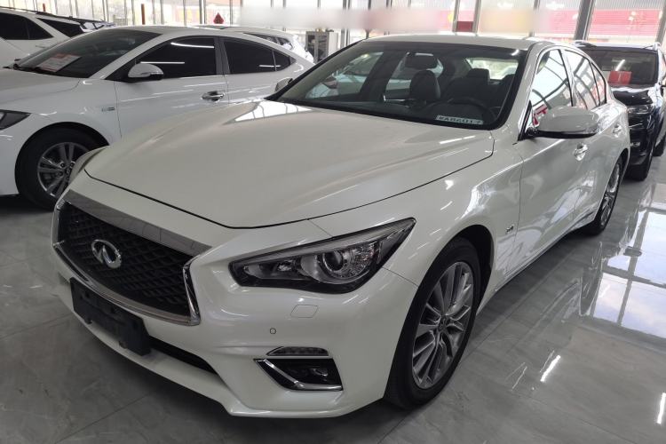 Used Infiniti Q50L 2018 2.0T Enjoyment Version China VI Standard

