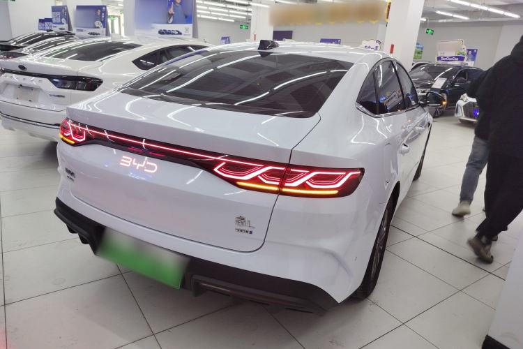 Used BYD Qin L 2025 DM-i Smart Drive 80KM Leading Model
