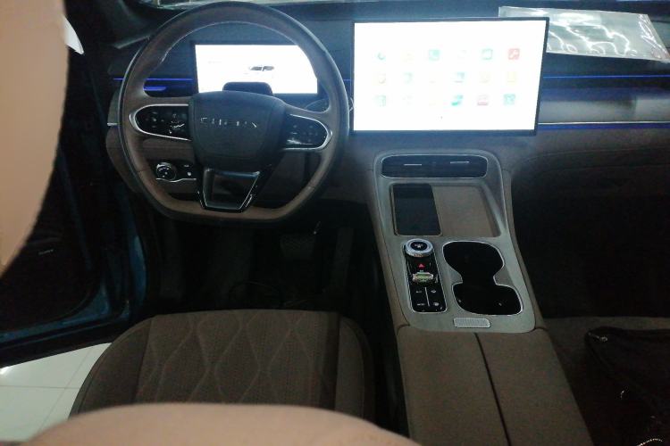 Used Chery Tiggo 8 PLUS C-DM 2025 1.5T 116 km Prestige Version 5 Seats
