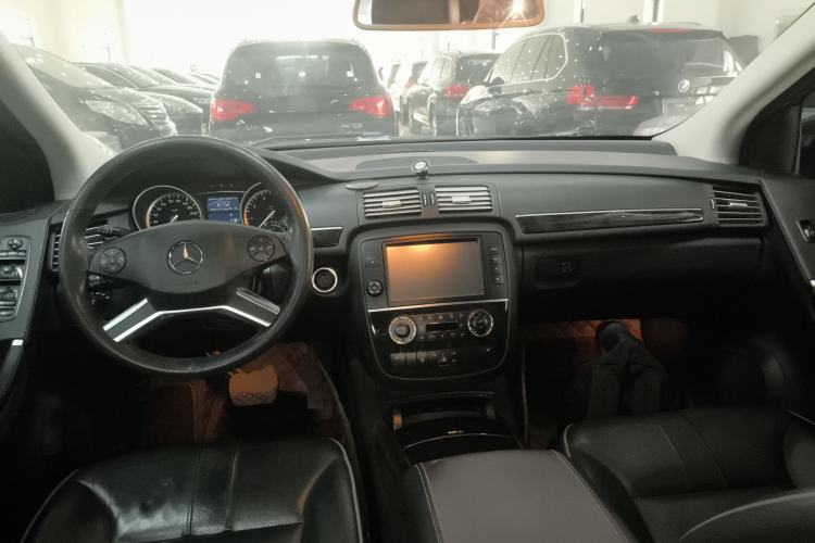 Used Mercedes-Benz R-Class 2017 R 320 4MATIC Business Edition Prestige Model
