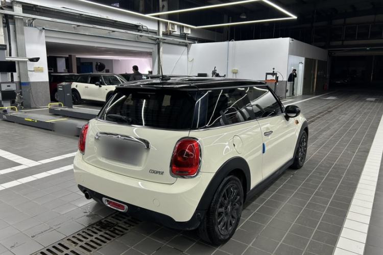 Used  MINI 2016 1.5T COOPER
