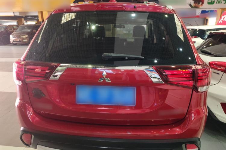 Used Mitsubishi Outlander 2018 2.0L Two-Wheel-Drive Jiale Edition 7-Seater
