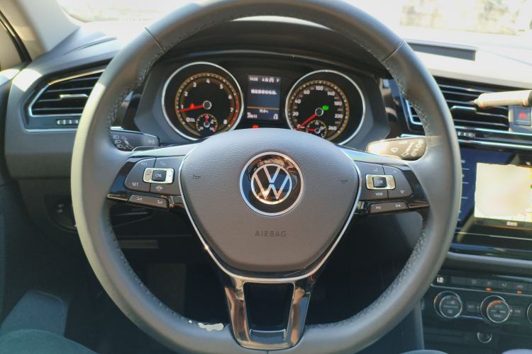 Used Volkswagen Tiguan L 2021 330TSI Automatic Two-Wheel Drive Smart Edition