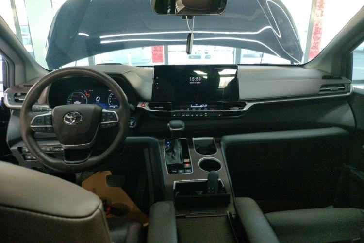 Used Toyota Granvia 2024 2.5L Hybrid Prestige PLUS Four-Wheel Drive Version