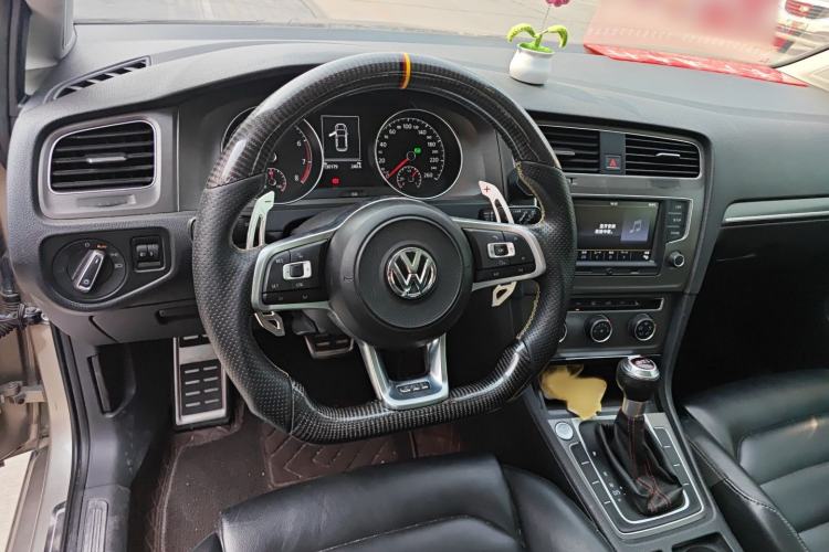 Used Volkswagen Golf 2016 230TSI Automatic Luxury Version
