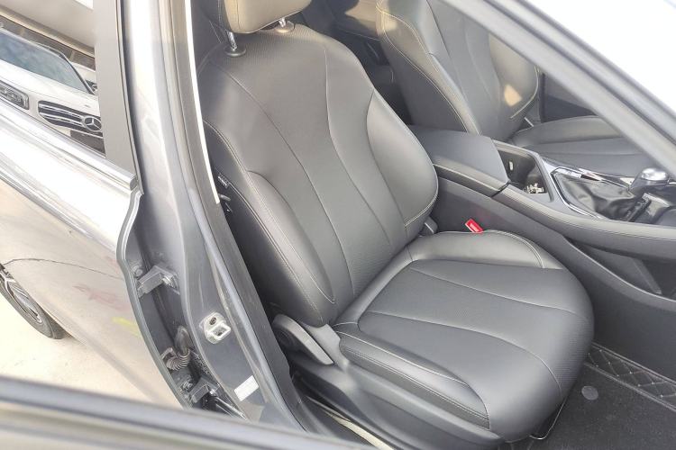 Used Roewe i5 2021 Revised Version 1.5L CVT Diamond Edition
