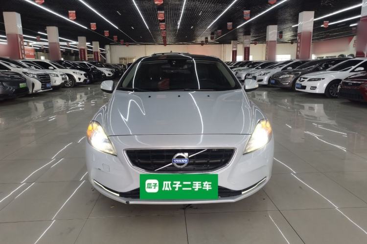 Used Volvo V40 2015 1.6T Zhiyi Edition