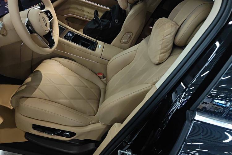 Used Hima AITO M9 2025 Extended-Range Ultra Version 52 kWh 6-Seater
